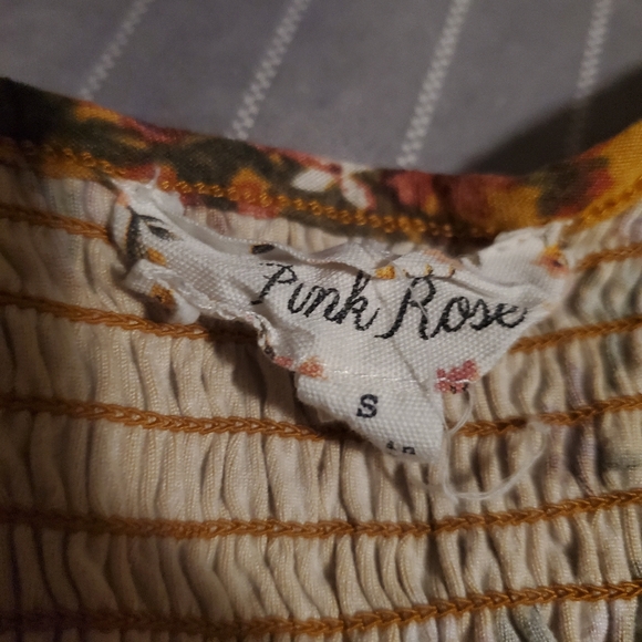 Lot of 4 Women's/Juniors Tops - Picture 5 of 9